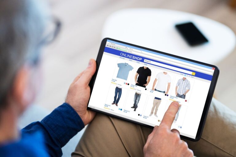 como abrir loja de roupas virtual
